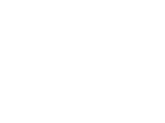 L’attività di famiglia è iniziata a metà degli anni 60 grazie alla passione e alla fantasia di papà Elio. Il primo laboratorio era in un vecchio garage dove si iniziò a creare gioielli e a maturare esperienza. In seguito si aprì un laboratorio sotto l’ abitazione di famiglia alla Guizza dove si continuò la produzione orafa partecipando anche a fiere e mostre del settore. 